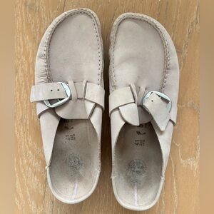Birkenstock Beige Flats with Buckle